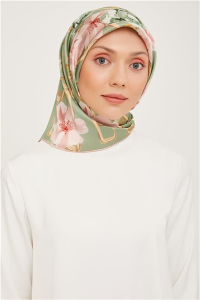 Armine Sura İpek Eşarp 23Ka9034 2 08
