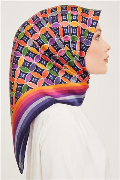 Armine Sura İpek Eşarp 23Ka9036 5 06