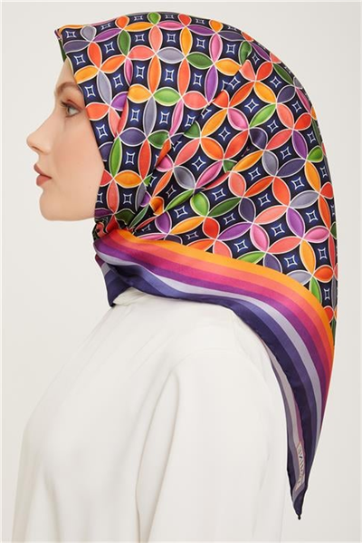 Armine Sura İpek Eşarp 23Ka9036 5 06