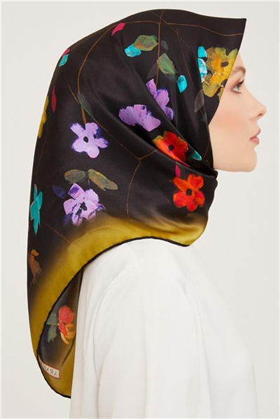 Armine Sura İpek Eşarp 23Ka9048 01