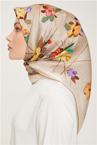 Armine Sura İpek Eşarp 23Ka9048 07
