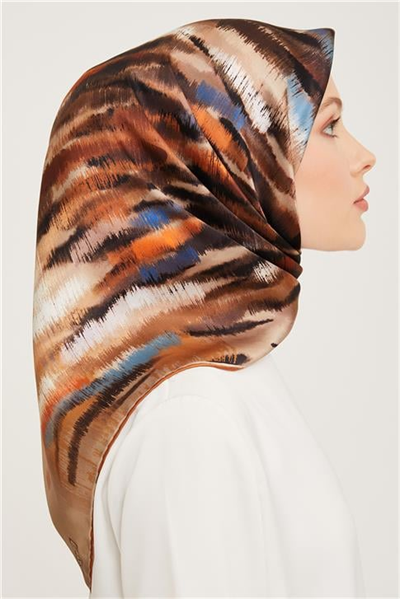 Armine Sura İpek Eşarp 23Ka9049 02