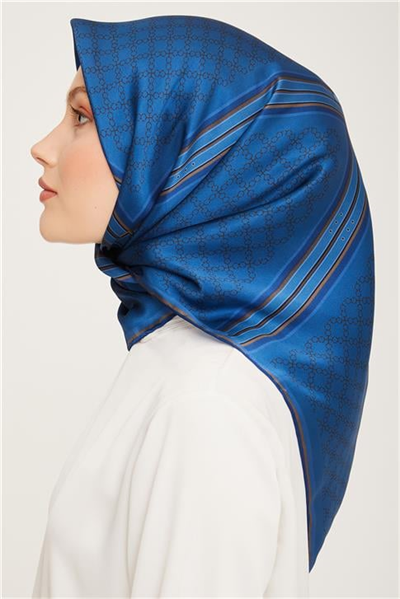 Armine Sura İpek Eşarp 23Ka9054 07