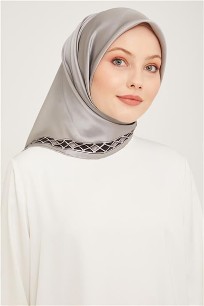 Armine Sura İpek Eşarp 23Ka9057 31 06