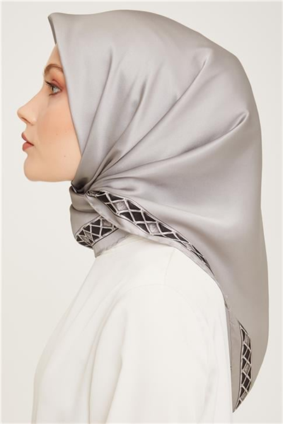 Armine Sura İpek Eşarp 23Ka9057 31 06