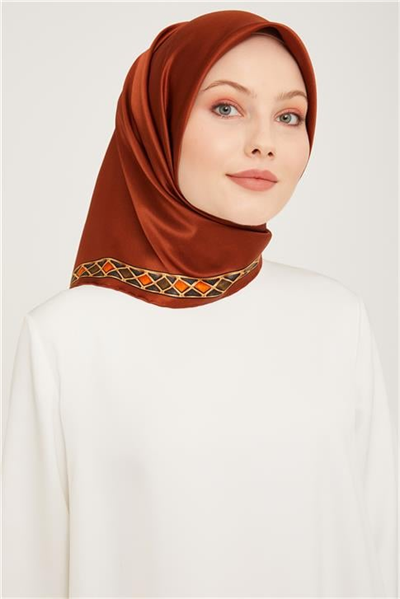 Armine Sura İpek Eşarp 23Ka9057 31 32