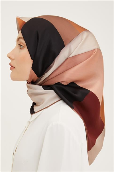 Armine Sura İpek Eşarp 23Ya8918 01