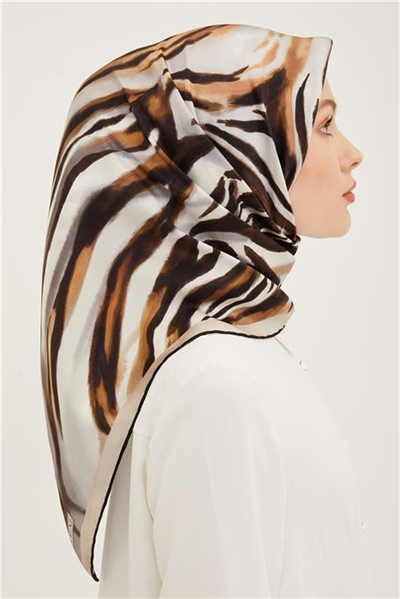 Armine Sura İpek Eşarp 23Ya8929 02