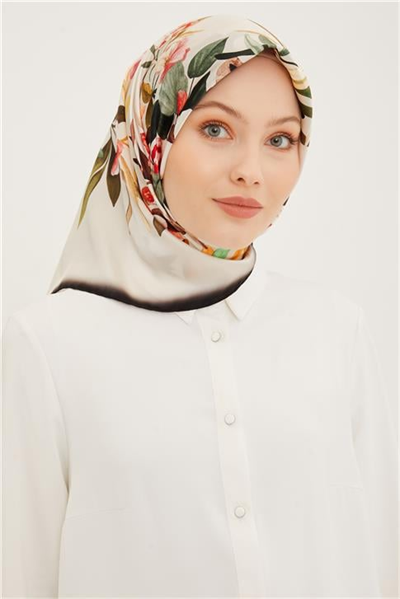 Armine Sura İpek Eşarp 23Ya8941 01