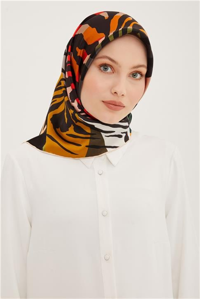 Armine Sura İpek Eşarp 23Ya8950 01