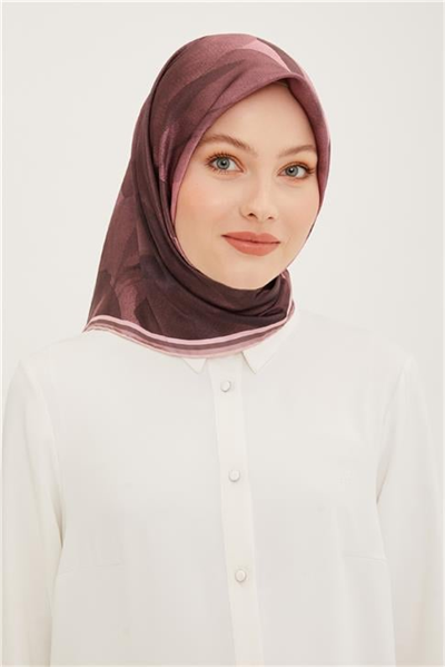 Armine Sura İpek Eşarp 23Ya8953 02