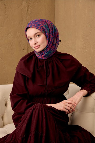 İnce Pamuk Soft Eşarp Çilek Kırmızı-Saks-Yeşil Desenli Nefes Alan Tok Duruşlu 90x90