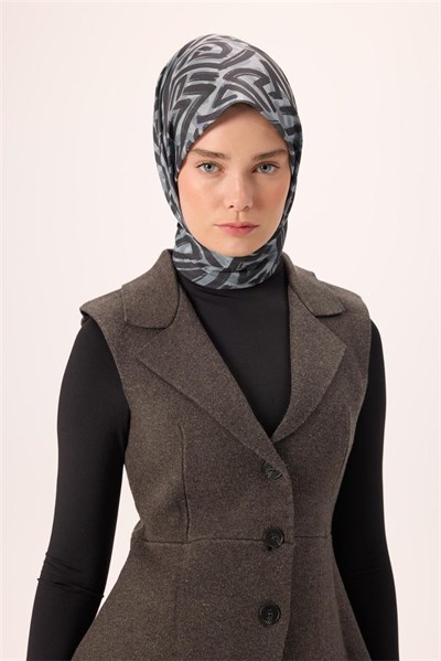 İnce Pamuk Soft Eşarp Gri-Gümüş Soluk Siyah Desenli Nefes Alan Tok Duruşlu 90x90