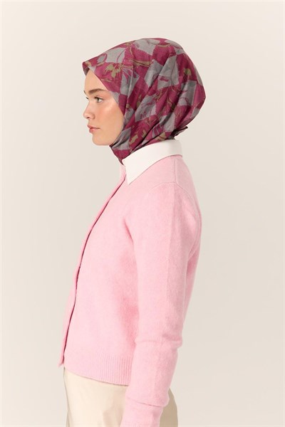 İnce Pamuk Soft Eşarp Pastel Pembe-Gri Desenli Kaymaz Dokulu Tok Duruşlu 90x90