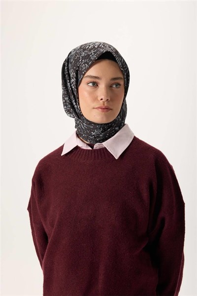 İnce Pamuk Soft Eşarp Siyah-Gümüş Desenli Tok Duruşlu Kaymaz 90x90