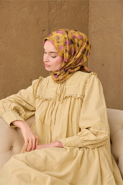 İnce Pamuk Soft Eşarp Siyah-Sarı-Pembe Desenli Kaymaz Dokulu Tok Duruşlu 90x90