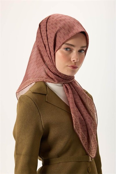 İnce Pamuk Soft Eşarp Soğan Kabuğu-Kiremit Bordo Desenli Kaymaz Dokulu Nefes Alan 90x90