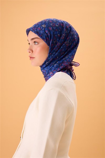 İnce Pamuk Soft Eşarp Violet Mavi Lila Gece Mavisi Saks Krem Desenli Kaymaz Dokulu Tok Duruşlu 90x90