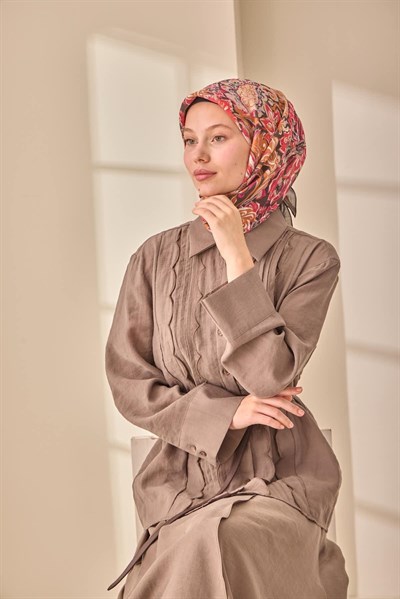 İpek Karışımlı Olinda Eşarp Siyah Taba Kırmızı Pembe Desenli Dört Mevsim 90x90