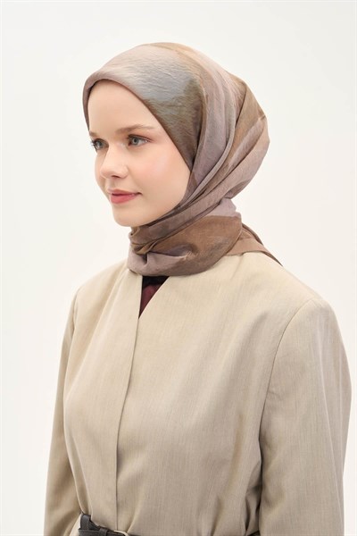 Olinda İpek Karışımlı Eşarp Soyut Desen Pudra Vizon 90x90
