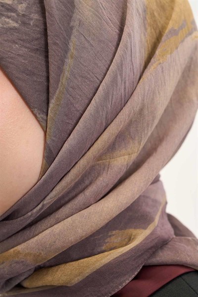 Olinda İpek Karışımlı Eşarp Soyut Desen Sütlü Kahve 90x90