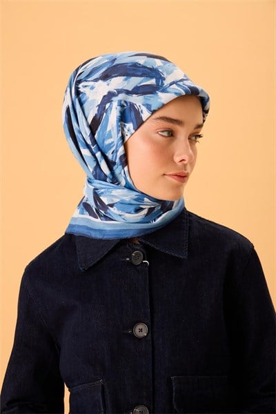 Organik Pamuk İpek Eşarp İndigo-Siyah-Beyaz-Gece Mavisi-Bebe Mavi Desenli Kaymaz Tok Duruşlu 90x90