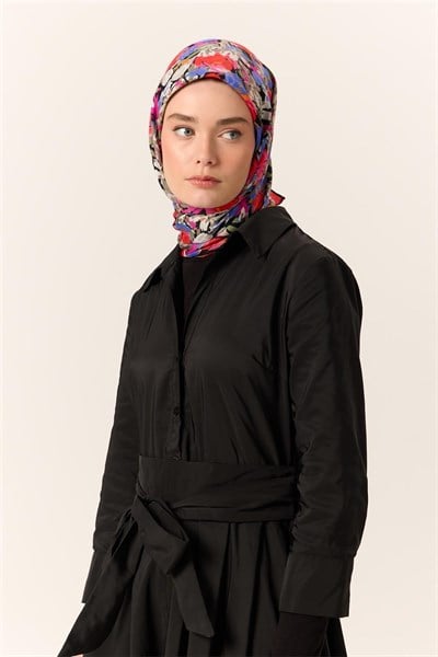 Organik Pamuk İpek Eşarp Siyah-Koyu Gri Mor Çiçek Desenli Tok Duruşlu 90x90