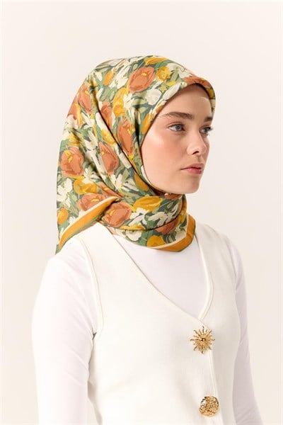 Organik Pamuk İpek Eşarp Turuncu Sarı Yeşil Çiçek Desenli Tok Duruşlu 90x90