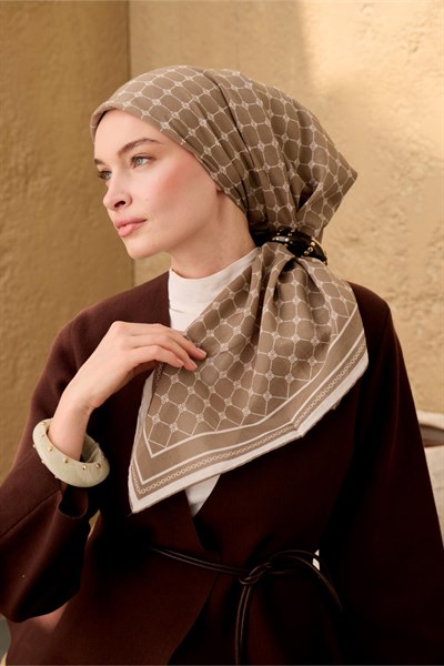 Pamuk-Flos Eşarp Koyu Vizon-Beyaz Desenli Tok Duruşlu 90x90
