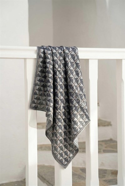 Pamuk Karışımlı Eşarp Açık Gri Geometrik Üçgen Desen Soft Dokulu Kaymaz 90X90