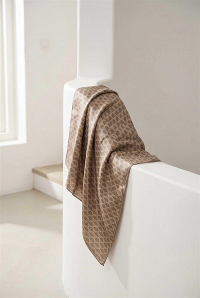 Pamuk Karışımlı Eşarp Haki Geometrik Üçgen Desen Soft Dokulu Kaymaz 90X90