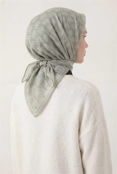 Pamuk Karışımlı Eşarp Mint Yeşili Geometrik Üçgen Desen Soft Dokulu Kaymaz 90X90