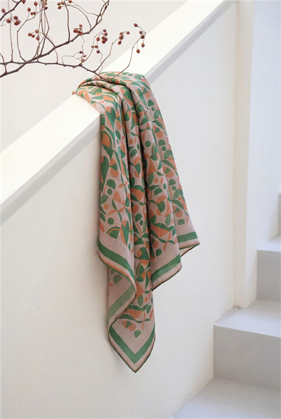 Pamuk Karışımlı Eşarp Pudra Retro Geometrik Desenli Soft Dokulu Kaymaz 90x90