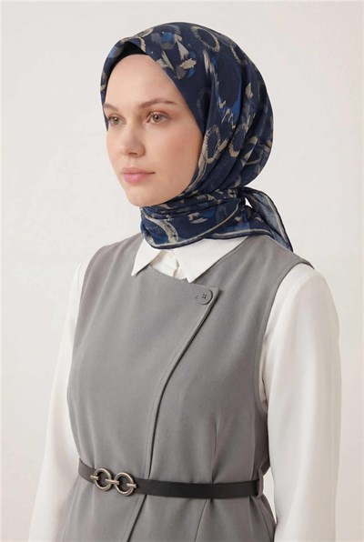 Pamuk Karışımlı Eşarp Saks Mavisi Soyut Geometrik Desenli Soft Dokulu Kaymaz 90x90