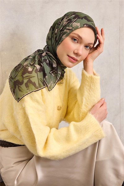 Pamuk Polyester Eşarp Haki Yeşili Büyük Papatya Desenli Soft Dokulu Kaymaz 90x90