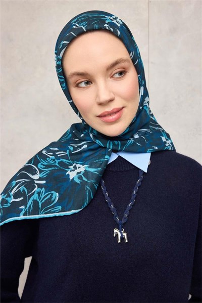 Pamuk Polyester Eşarp Lacivert-Çamgöbeği Beyaz Gece Mavisi Botanik Desenli Soft Dokulu Tok Duruşlu 90x90