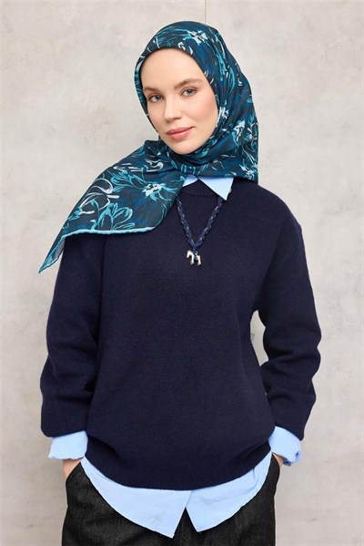 Pamuk Polyester Eşarp Lacivert-Çamgöbeği Beyaz Gece Mavisi Botanik Desenli Soft Dokulu Tok Duruşlu 90x90