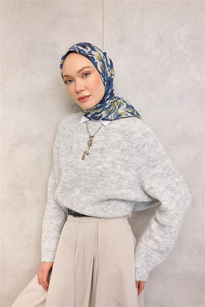Pamuk Polyester Eşarp Mavi Büyük Papatya Desenli Soft Dokulu Kaymaz 90x90