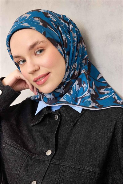 Pamuk Polyester Eşarp Pastel Mavi Büyük Papatya Desenli Soft Dokulu Kaymaz 90x90