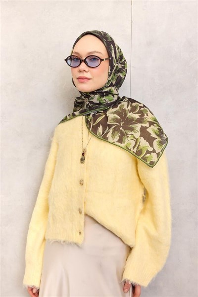 Pamuk Polyester Eşarp Siyah Büyük Papatya Desenli Soft Dokulu Kaymaz 90x90