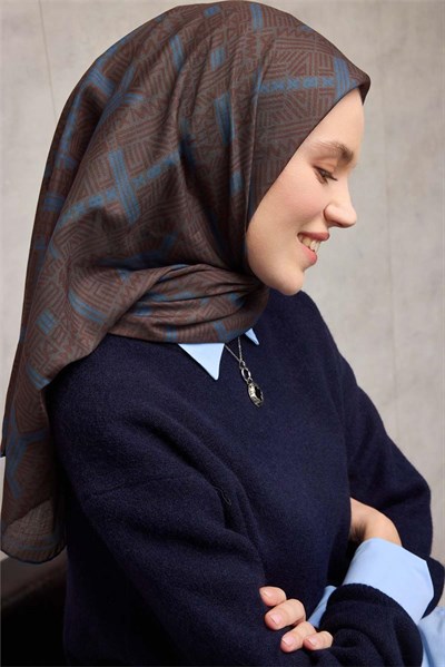 Pamuk Polyester Soft Eşarp Açık Kahverengi Geometrik Desenli Kaymaz Dokulu Tok Duruşlu 90x90