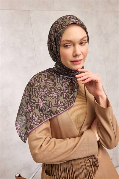 Pamuk Polyester Soft Eşarp Asker Yeşili Flora Desenli Kaymaz Dokulu 90x90