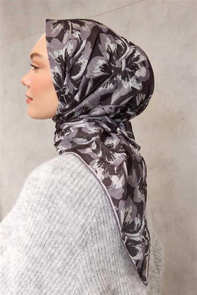 Pamuk Polyester Soft Eşarp Büyük Papatya Desen Siyah 90x90