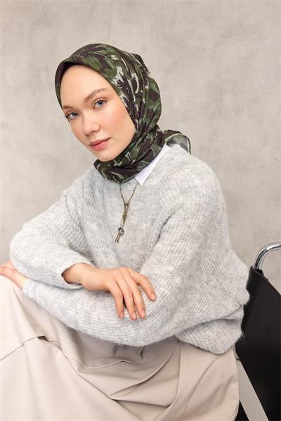 Pamuk Polyester Soft Eşarp Büyük Papatya Desen Koyu Siyah 90x90
