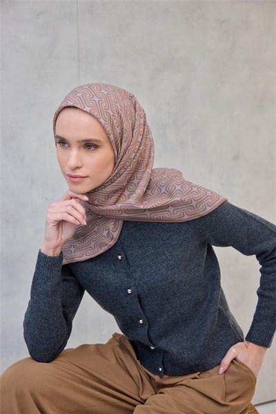 Pamuk Polyester Soft Eşarp Geometrik Desen Koyu Bej 90x90