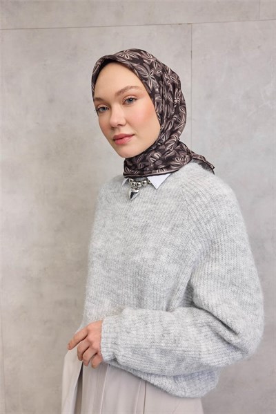 Pamuk Polyester Soft Eşarp Kahve-Siyah Flora Desenli Kaymaz Dokulu 90x90