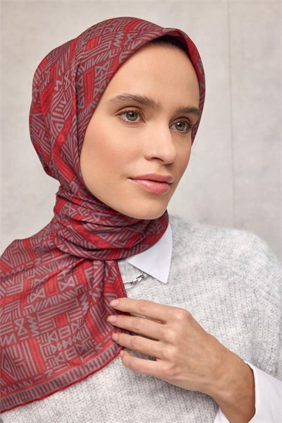 Pamuk Polyester Soft Eşarp Koyu Kırmızı Geometrik Desenli Kaymaz Tok Duruşlu 90x90