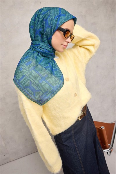 Pamuk Polyester Soft Eşarp Koyu Lacivert Geometrik Desenli Kaymaz Tok Duruşlu 90x90