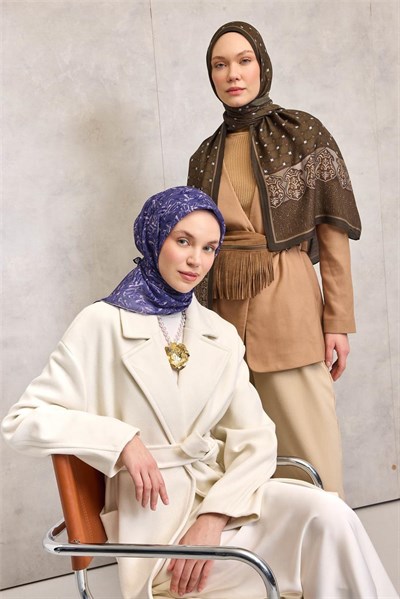 Pamuk Polyester Soft Eşarp Mor Ton Çiçek Desenli Kaymaz Dokulu 90x90