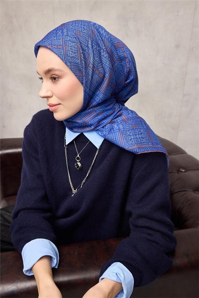 Pamuk Polyester Soft Eşarp Saks Mavisi Geometrik Desenli Kaymaz Tok Duruşlu 90x90